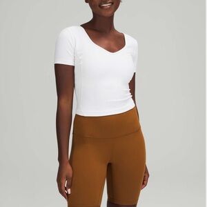 Lululemon ✨🆕✨ Align ✨ Slim fit ✨White ✨Cropped ✨Tee Shirt Top✨